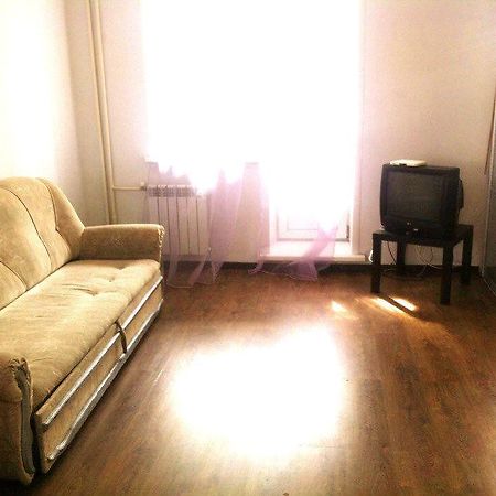 Apartamenty Na Radujny 1 Berdsk Bagian luar foto